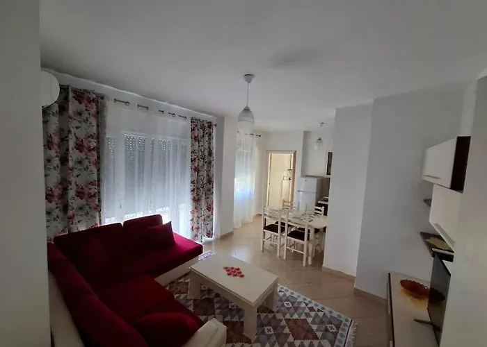 Isabel\'S Apartment With Balcony